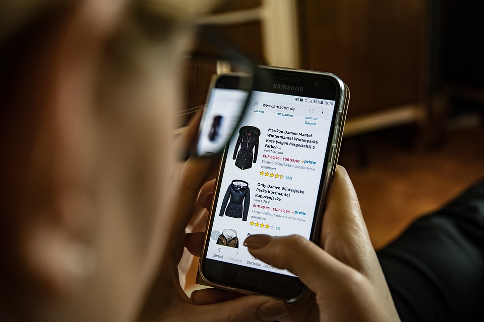 ecommerce shop on mobile 